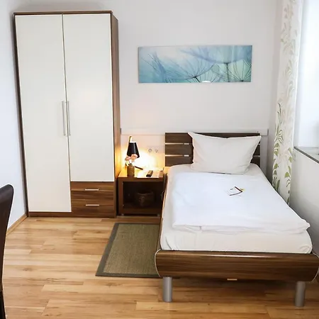 Gaestehaus Zur Linde Casa de hóspedes 3*