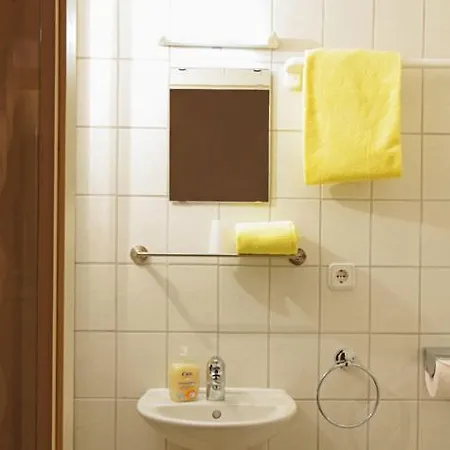 Gaestehaus Zur Linde Guest house