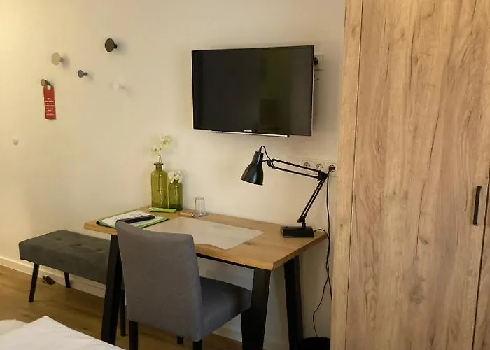 Gaestehaus Zur Linde בית הארחה 3*