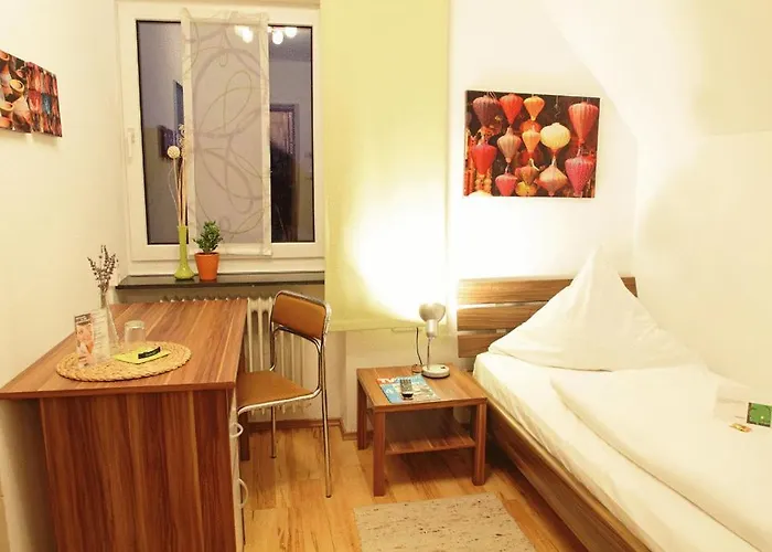 Gaestehaus Zur Linde בית הארחה אינגולשטאט