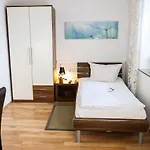 Gaestehaus Zur Linde Pensión 3*